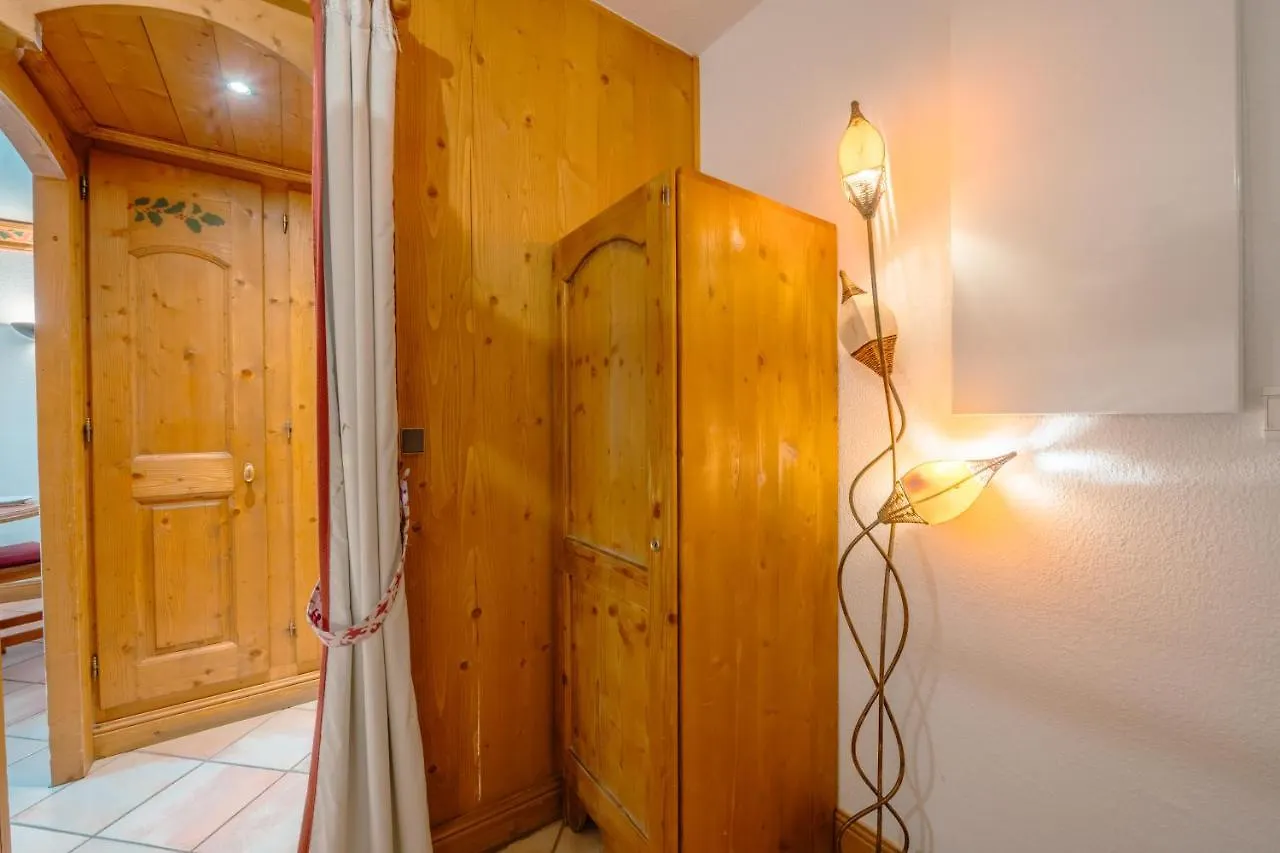 Residence Le Cristal - Mont Blanc 5 - Happy Rentals Chamonix Apartment