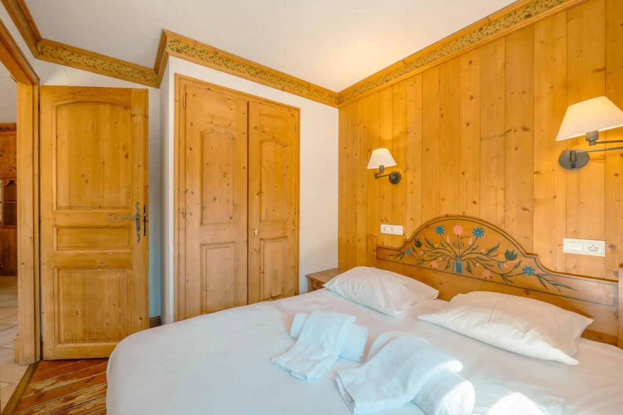 Apartment Residence Le Cristal - Mont Blanc 5 - Happy Rentals Chamonix